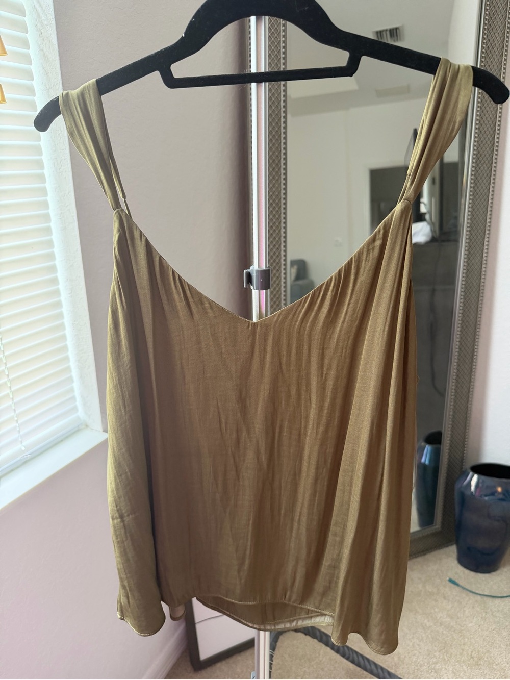 Evereve Lightweight Olive Green Sleeveless V-Neck Tank
